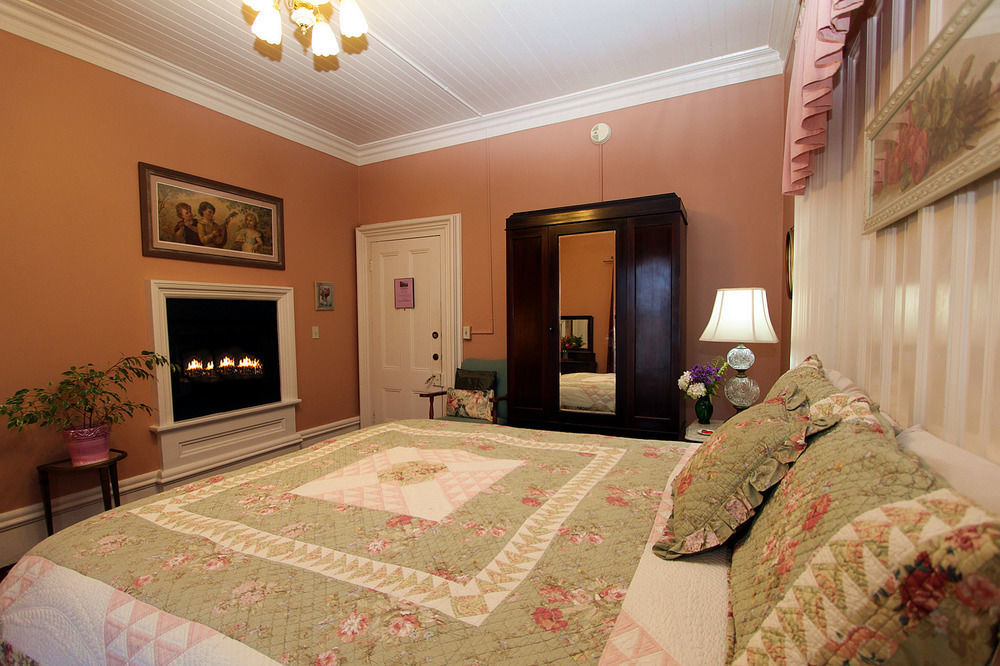 Olallieberry Bed and breakfast