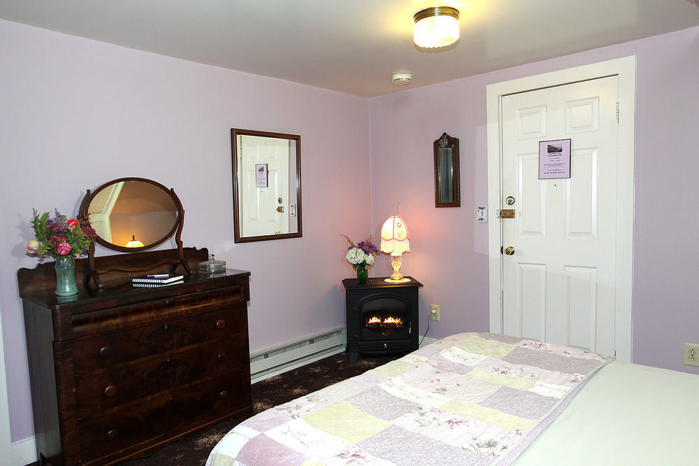 Olallieberry Bed and breakfast